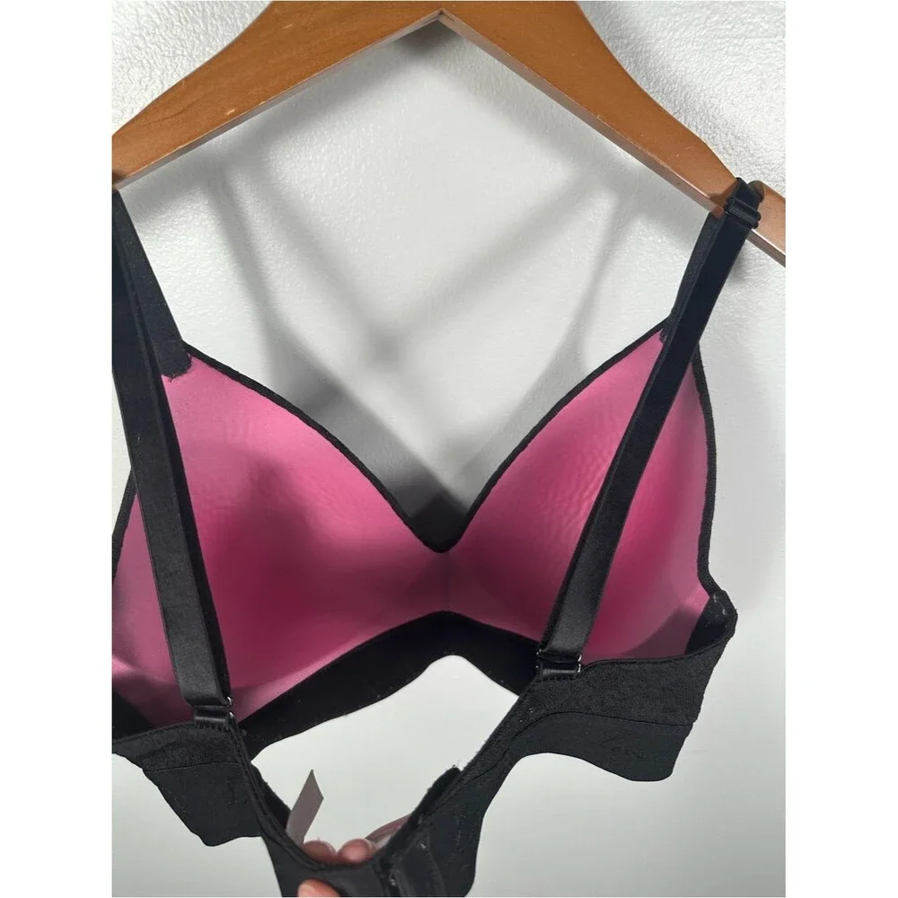 PINK Victoria's Secret Black Leopard Wear Everywhere Wireless Bra Size 36DD